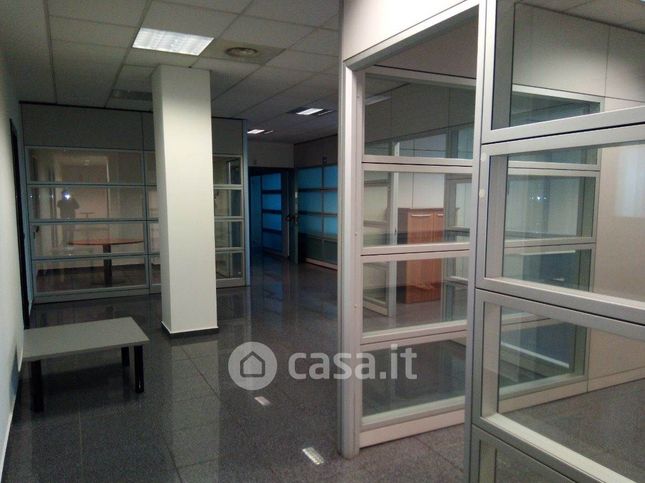 Ufficio in commerciale in 