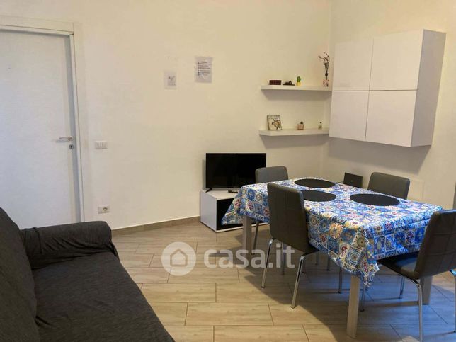 Appartamento in residenziale in Via Portici 32