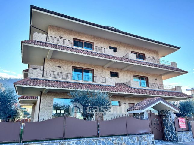 Ufficio in commerciale in Via Franco Antonicelli