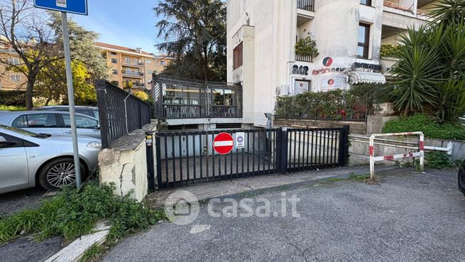Box/posto auto in residenziale in Via Gaetano Donizetti