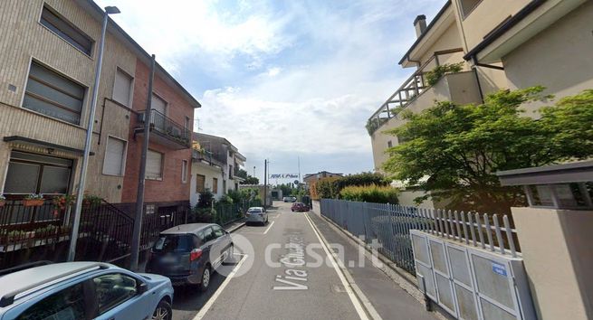 Appartamento in residenziale in Via Parini