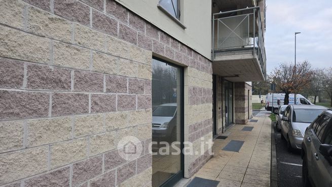 Ufficio in commerciale in Via Mascagni