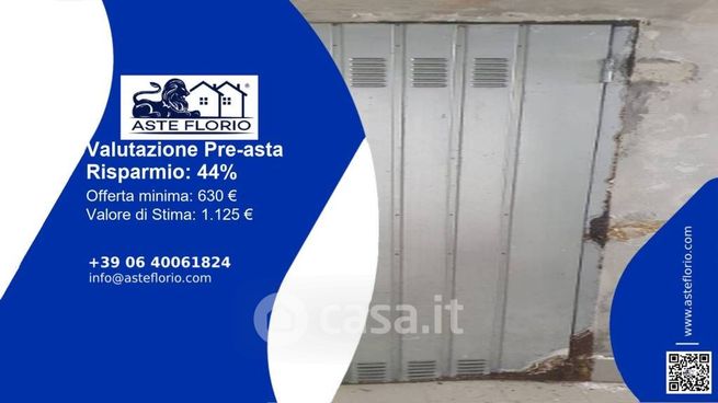Box/posto auto in residenziale in Strada Vicinale Costa di Vho