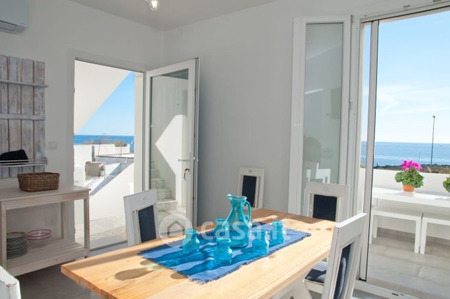 Casa bi/trifamiliare in residenziale in Via U. Maddalena