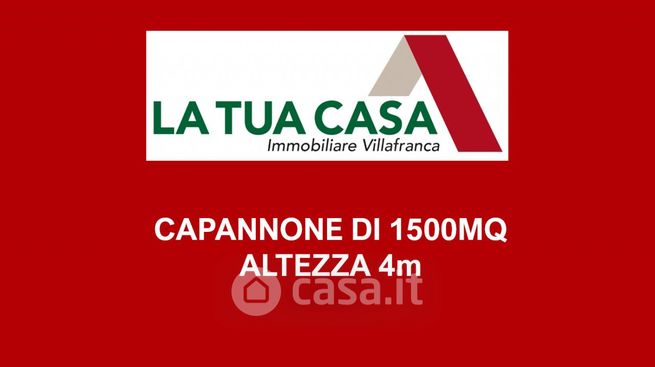 Capannone in commerciale in 