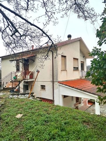 Casa indipendente in residenziale in Via II Giugno