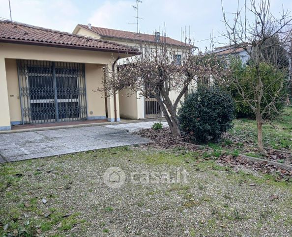 Casa indipendente in residenziale in 