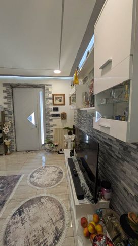 Casa indipendente in residenziale in 