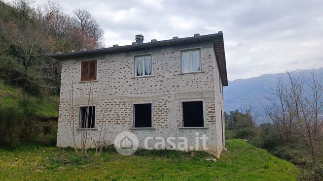 Casa indipendente in residenziale in Via Ravo