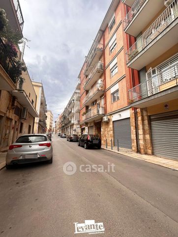 Ufficio in commerciale in Via John Fitzgerald Kennedy