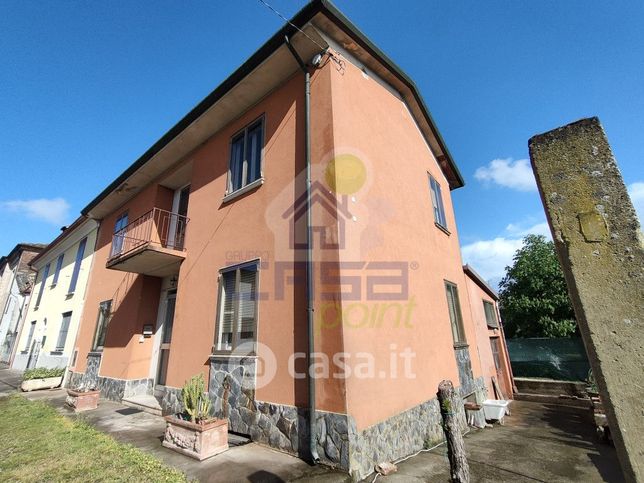 Casa indipendente in residenziale in Via Isabella Arrivabene