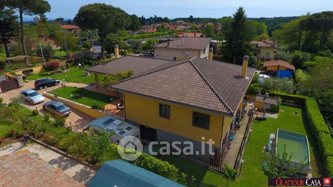 Villa in residenziale in Via Colle Cagioli