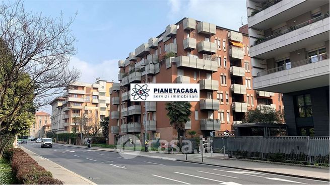 Ufficio in commerciale in 