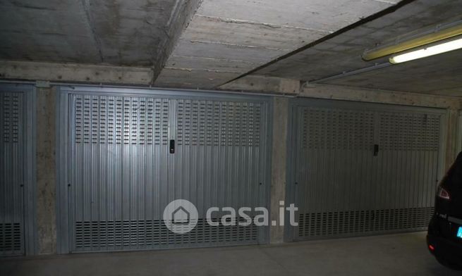 Box/posto auto in residenziale in Via Silvio Pellico 2