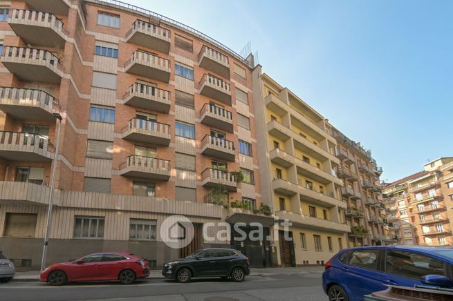 Box/posto auto in residenziale in Via Federico Paolini 7 /A