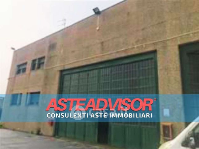 Capannone in commerciale in Via Regione Periane