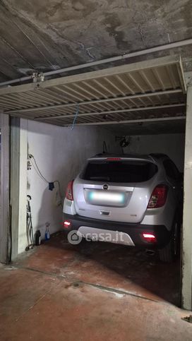 Box/posto auto in residenziale in Via Visconti di Modrone 7