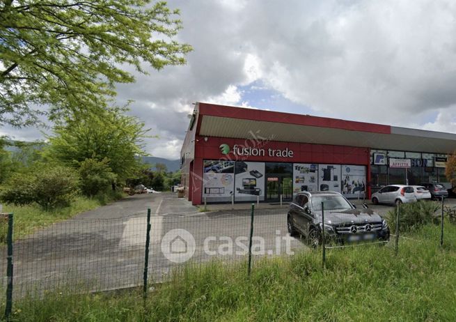 Capannone in commerciale in Via Casilina