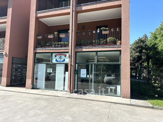 Ufficio in commerciale in Via Montelatici