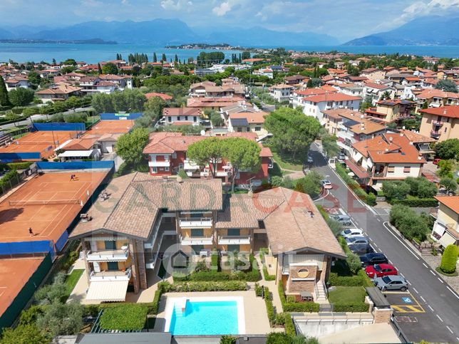 Appartamento in residenziale in Via Colombare