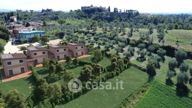 Villetta a schiera in residenziale in Strada degli Agostoli 53100