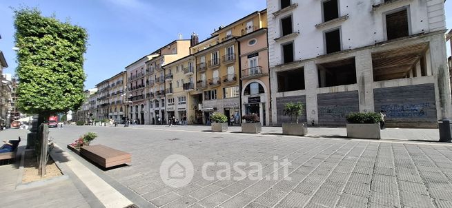 Negozio/locale commerciale in commerciale in Corso Vittorio Emanuele II 207