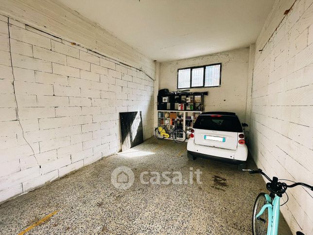 Garage/posto auto in residenziale in Via Maragliano 56