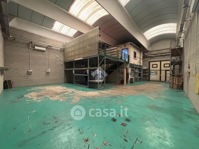 Capannone in commerciale in Via Privata Georges Bizet 8
