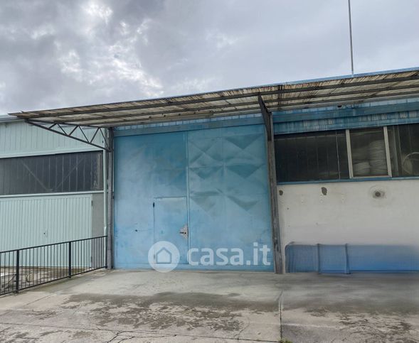 Capannone in commerciale in Via Evangelista Torricelli