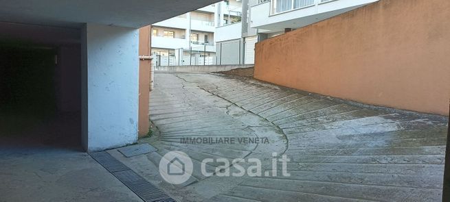 Box/posto auto in residenziale in 