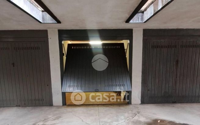 Box/posto auto in residenziale in Via Diego Guicciardi 6