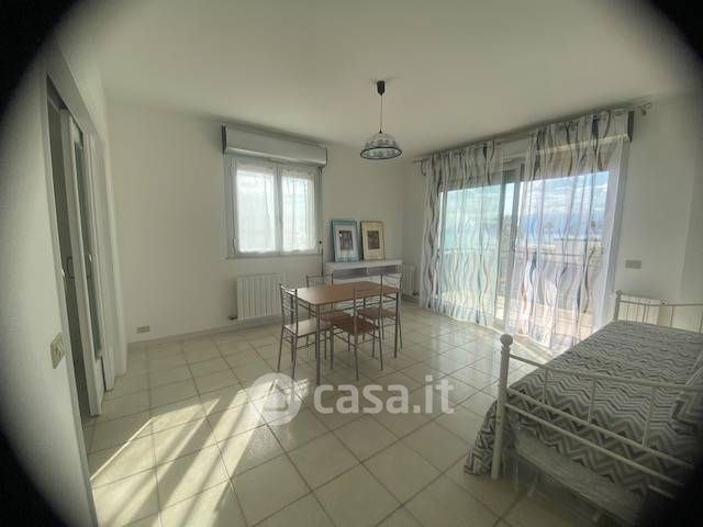 Appartamento in residenziale in Via Nino Lamboglia 7