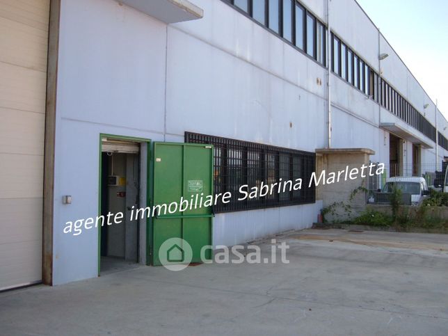 Capannone in commerciale in Strada Torino