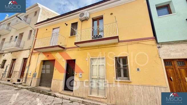 Casa indipendente in residenziale in 