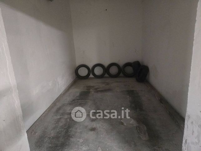 Box/posto auto in residenziale in Via Ventimiglia 41