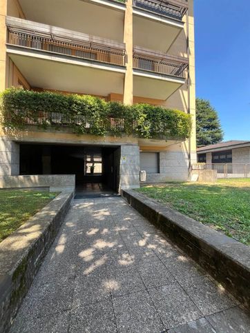 Ufficio in commerciale in