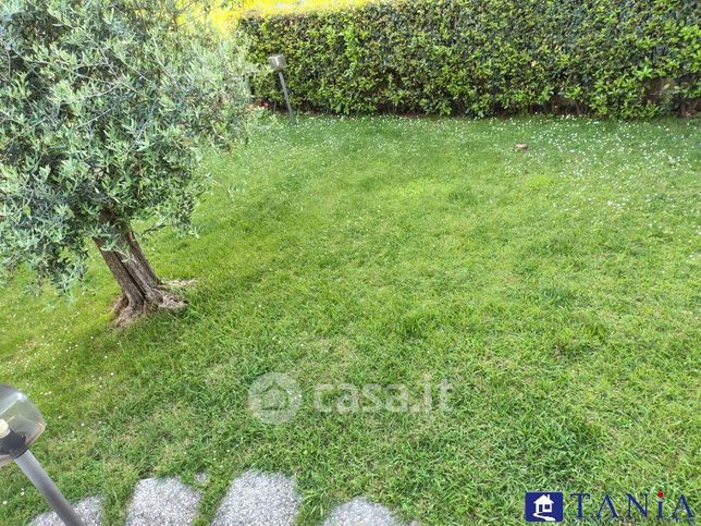 Casa bi/trifamiliare in residenziale in Vico Fiaschi 23