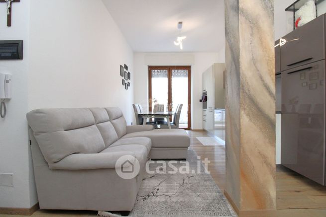 Appartamento in residenziale in Via Alba 79