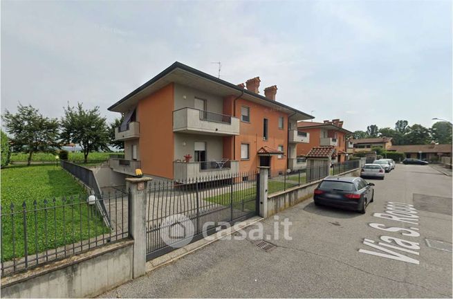Box/posto auto in residenziale in Via San Rocco 5