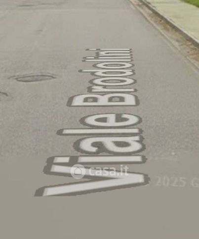 Capannone in commerciale in Viale Brodolini 1