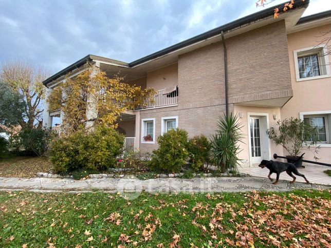 Villa in residenziale in Via Casette