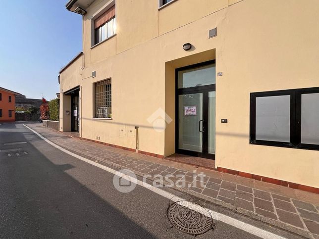 Ufficio in commerciale in Via Santa Maria 1