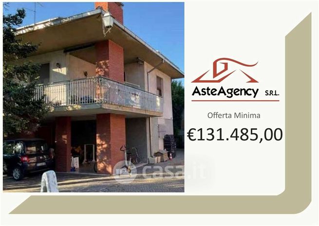 Villa in residenziale in Via Maggi 10