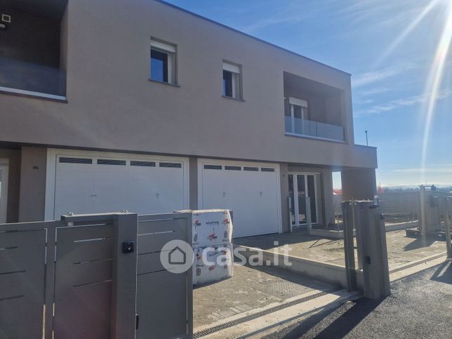 Casa bi/trifamiliare in residenziale in Via della LegalitÃ 