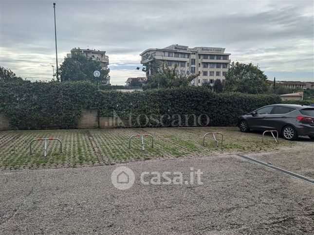 Garage/posto auto in residenziale in Viale Gianluigi Bonelli