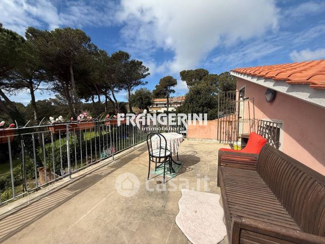 Villa in residenziale in 