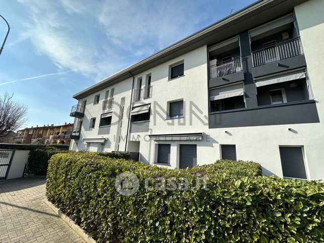 Appartamento in residenziale in Via Marmolada 19