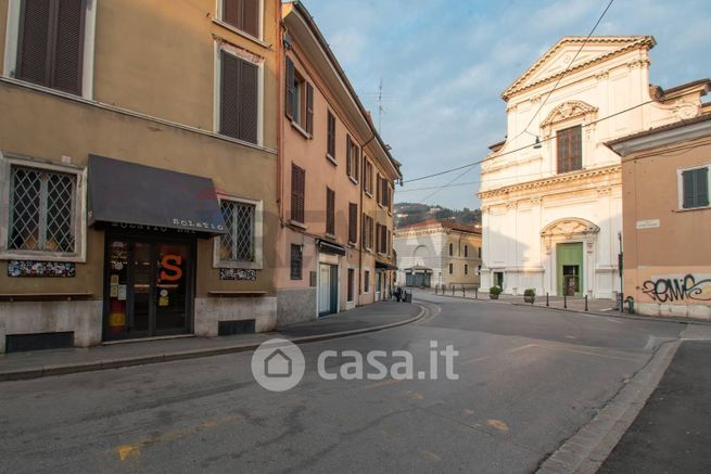 Attivitã /licenza (con o senza mura) in commerciale in Corso Magenta 53 a