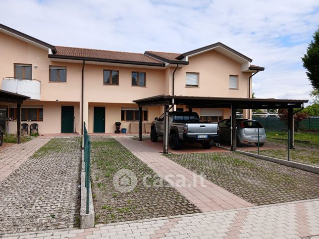 Casa bi/trifamiliare in residenziale in Via San Valentino 21