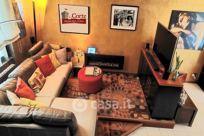 Villetta a schiera in residenziale in Via Fosse Ardeatine 32